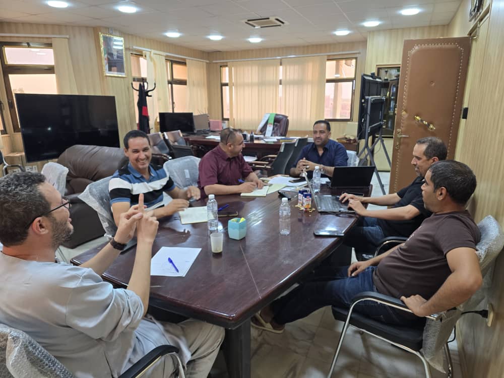 مراجعة ملفات المترشحين للاستفادة من المنحة قصيرة المدى لتحسين المستوى في اللغة الإنجليزية